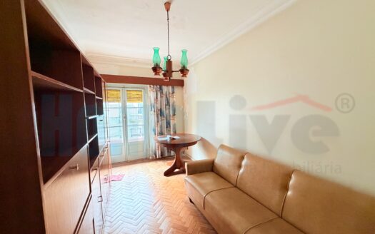 Apartamento T2 no centro de Moscavide para recuperar