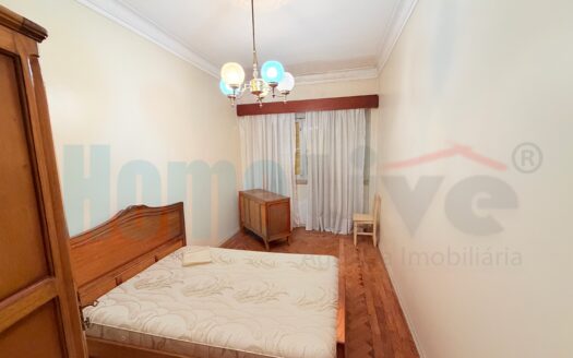 Apartamento T2 no centro de Moscavide para recuperar